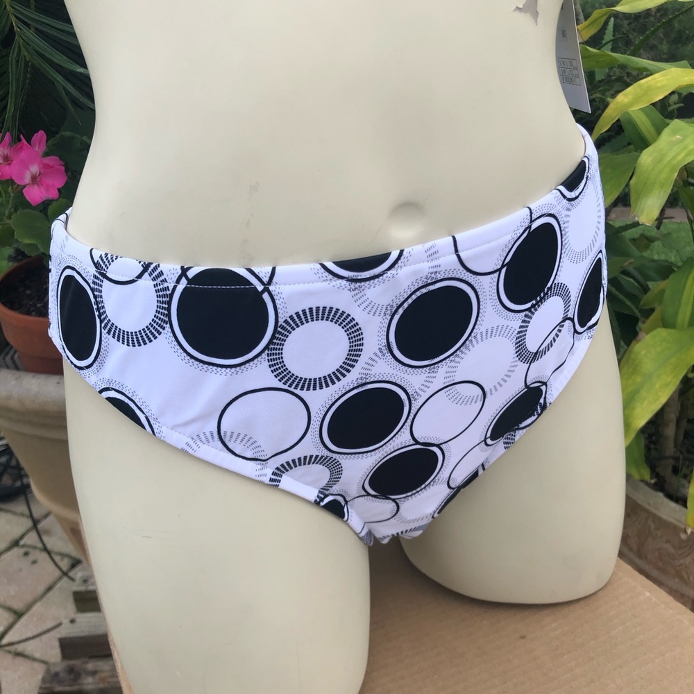 Women’s Black & White Full Coverage Bikini Bottoms